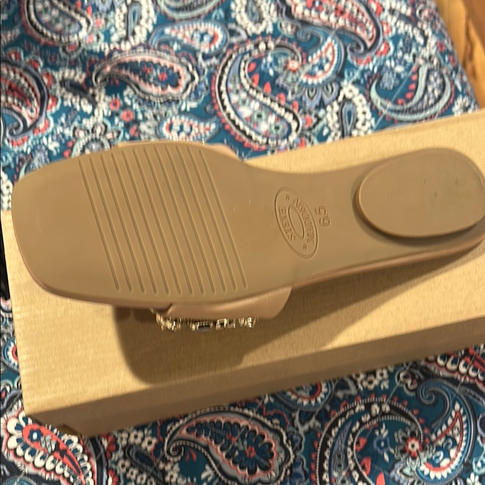 Steve Madden Tan Sandals with Gold Accents - Picture 2 of 3